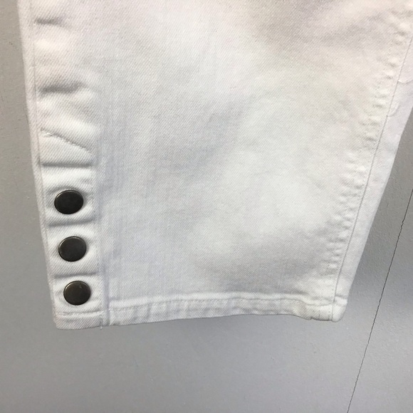 Talbots stretch white cropped jeans with snap closure details on cuffs. Size 4. - Picture 6 of 8
